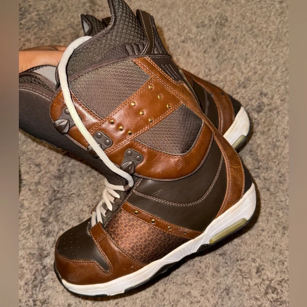 Burton Snowboarding Boots - Picture 2 of 6